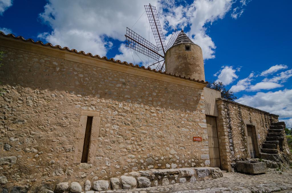 Embat - alberg juvenil Montuiri  Bagian luar foto